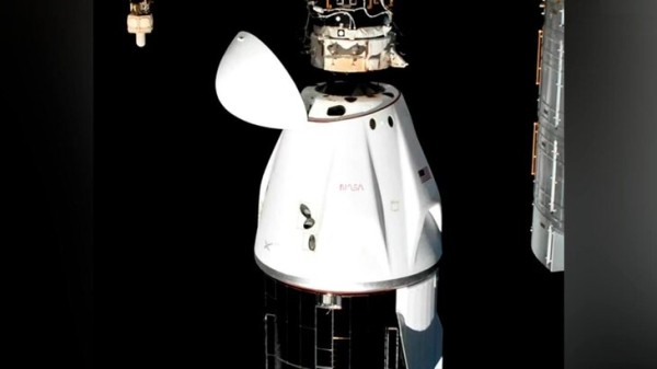 Корабль Crew Dragon с россиянином Горбуновым отстыковался от МКС Корабль Crew Dragon с россиянином Горбуновым отстыковался от МКС