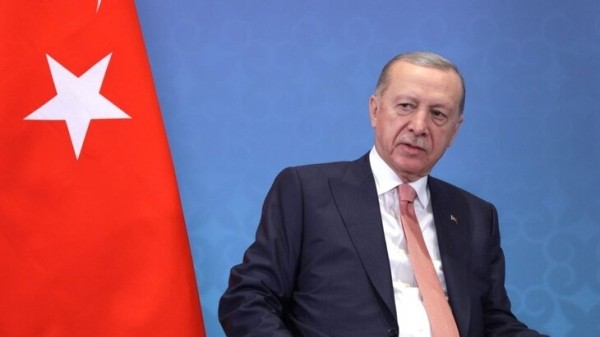 Milliyet: Эрдоган в мае может обсудить с США новые пошлины по Турции Milliyet: Эрдоган в мае может обсудить с США новые пошлины по Турции