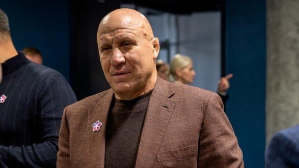 Президент ФСБР Мамиашвили назвал несчастной отказавшуюся пожимать руку россиянам украинку Президент ФСБР Мамиашвили назвал несчастной отказавшуюся пожимать руку россиянам украинку