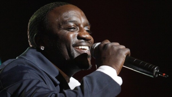 Рэпер Akon даст концерт в Москве 9 августа Рэпер Akon даст концерт в Москве 9 августа
