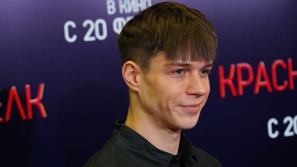 Агент актера Калюжного заявил, что артист уйдет на срочную службу в армию 27 мая Агент актера Калюжного заявил, что артист уйдет на срочную службу в армию 27 мая