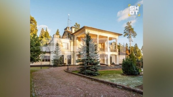 SHOT: дом блогера Тлиашиновой выставлен на продажу за 450 млн рублей SHOT: дом блогера Тлиашиновой выставлен на продажу за 450 млн рублей