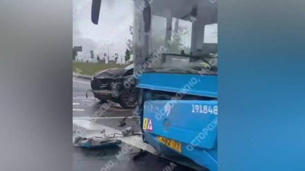 Водитель автобуса пострадал в ДТП на северо-западе Москвы Водитель автобуса пострадал в ДТП на северо-западе Москвы