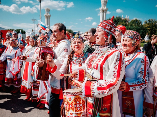 «Бурановские бабушки», борцы керешу, киргизские дизайнеры, шаманы — на ВДНХ пройдет грандиозный фестиваль «Бурановские бабушки», борцы керешу, киргизские дизайнеры, шаманы — на ВДНХ пройдет грандиозный фестиваль