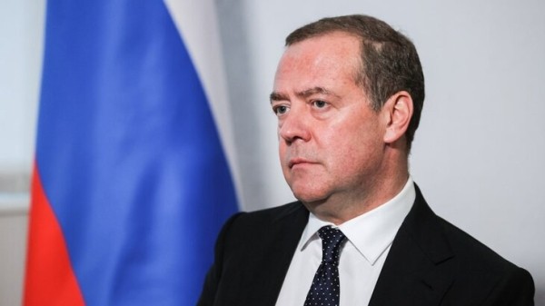Медведев заверил Трампа, что РФ не будет поставлять Ирану ядерное оружие Медведев заверил Трампа, что РФ не будет поставлять Ирану ядерное оружие