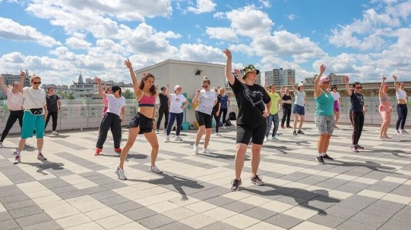 Москвичи могут присоединиться к танцевальным тренировкам "Лета в Москве" Москвичи могут присоединиться к танцевальным тренировкам "Лета в Москве"