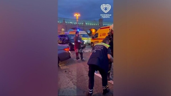 Число пострадавших в ДТП на Фрунзенской набережной в Москве выросло до 5 Число пострадавших в ДТП на Фрунзенской набережной в Москве выросло до 5