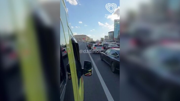 Движение на Кутузовском проспекте восстановлено после ДТП Движение на Кутузовском проспекте восстановлено после ДТП
