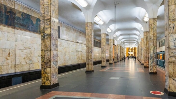 Движение поездов было остановлено на участке Замоскворецкой линии метро Движение поездов было остановлено на участке Замоскворецкой линии метро