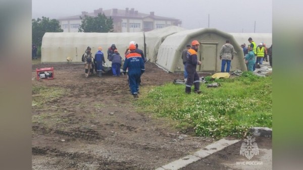 Мобильный госпиталь организован в Северо-Курильске после землетрясения Мобильный госпиталь организован в Северо-Курильске после землетрясения