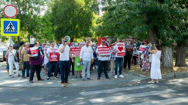Парламент Гагаузии организует массовые акции протеста в поддержку Гуцул Парламент Гагаузии организует массовые акции протеста в поддержку Гуцул