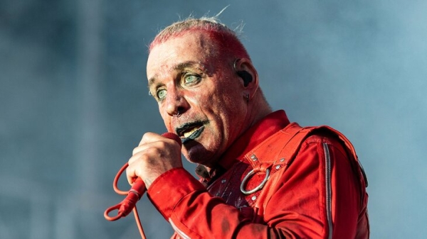 Rupor: солист Rammstein приехал в Молдавию, чтобы снять клип в психиатрической больнице Rupor: солист Rammstein приехал в Молдавию, чтобы снять клип в психиатрической больнице
