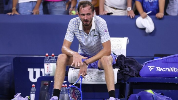 Теннисист Медведев оштрафован на 42,5 тыс долларов за поведение на US Open Теннисист Медведев оштрафован на 42,5 тыс долларов за поведение на US Open