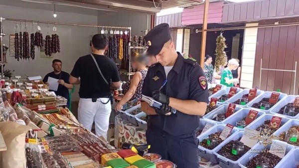 Три человека погибли в результате отравления суррогатным алкоголем в Сириусе Три человека погибли в результате отравления суррогатным алкоголем в Сириусе