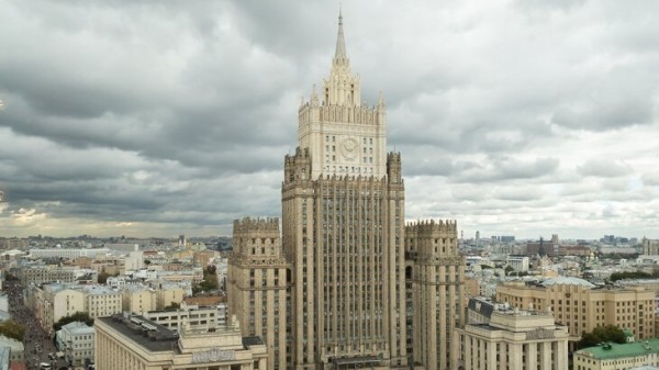 Захарова: ученые из РФ попадают под "колпак" армии при переезде во Францию Захарова: ученые из РФ попадают под "колпак" армии при переезде во Францию