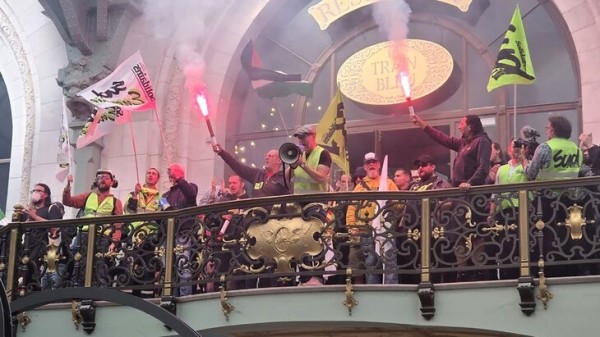 BFMTV: число задержанных в ходе протестов во Франции достигло 473 BFMTV: число задержанных в ходе протестов во Франции достигло 473