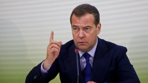 Медведев заявил, что РФ не собирается "миндальничать" с Финляндией Медведев заявил, что РФ не собирается "миндальничать" с Финляндией