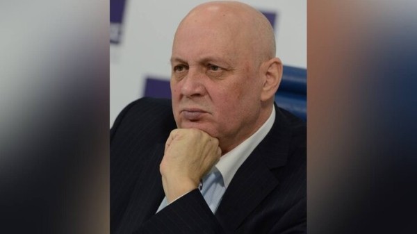 Умер российский писатель-фантаст Василий Головачев Умер российский писатель-фантаст Василий Головачев
