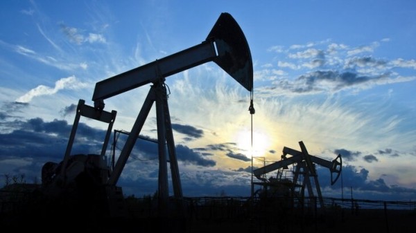 Восемь стран ОПЕК+ договорились увеличить добычу нефти в октябре Восемь стран ОПЕК+ договорились увеличить добычу нефти в октябре