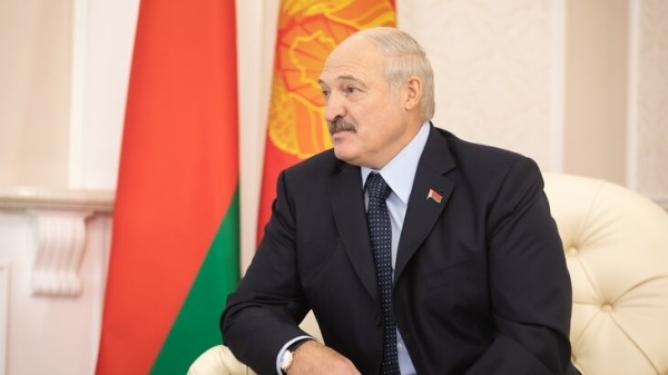 Лукашенко запретил повышать цены в Белоруссии Лукашенко запретил повышать цены в Белоруссии