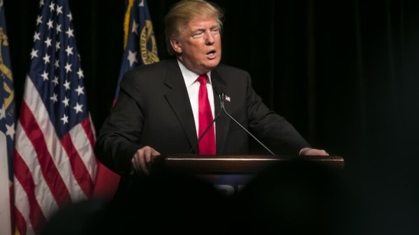 Трамп пригрозил правительству США массовыми сокращениями Трамп пригрозил правительству США массовыми сокращениями