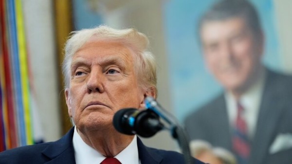 Трамп призвал Израиль немедленно прекратить бомбардировки Газы Трамп призвал Израиль немедленно прекратить бомбардировки Газы