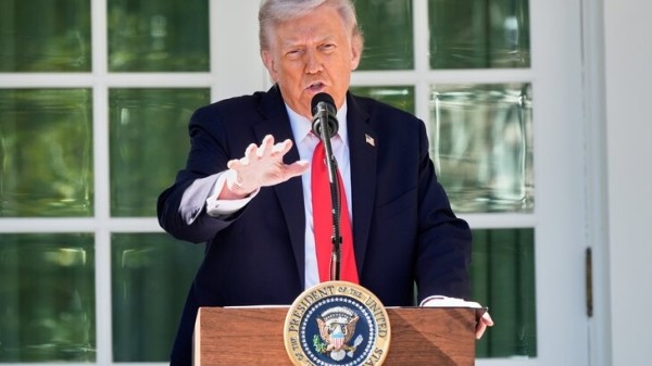 Трамп заявил, что решение о проведении саммита РФ и США может быть принято за пару дней Трамп заявил, что решение о проведении саммита РФ и США может быть принято за пару дней