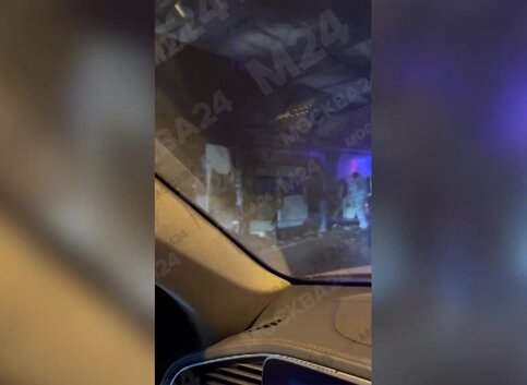 Микроавтобус загорелся в Северо-Западном тоннеле в Москве Микроавтобус загорелся в Северо-Западном тоннеле в Москве