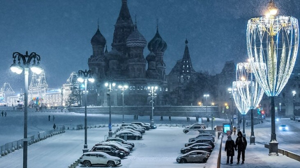 Эксперт Пинаев: новогодняя ночь в Москве ожидается со снегом и легким морозом Эксперт Пинаев: новогодняя ночь в Москве ожидается со снегом и легким морозом