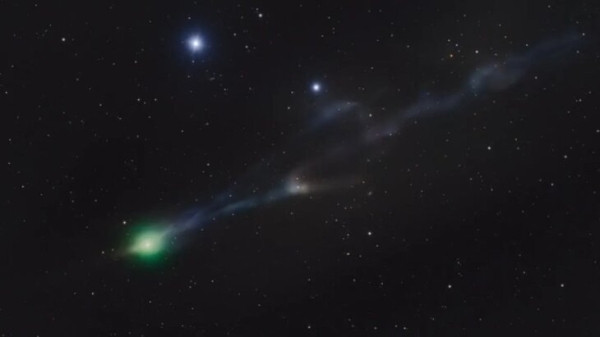 Межзвездная комета 3I/ATLAS стала светиться золотым цветом Межзвездная комета 3I/ATLAS стала светиться золотым цветом