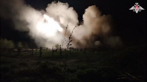 Осколки беспилотного аппарата попали в жилой дом в Липецке Осколки беспилотного аппарата попали в жилой дом в Липецке