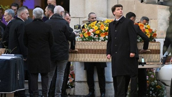 Церемония прощания с актрисой Брижит Бардо прошла в Сен-Тропе Церемония прощания с актрисой Брижит Бардо прошла в Сен-Тропе
