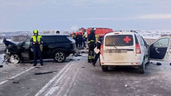 Стали жертвами 4 человека в аварии с санитарным машиной в Пермском крае Стали жертвами 4 человека в аварии с санитарным машиной в Пермском крае