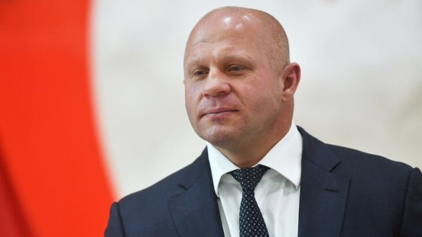 Федор Емельяненко получил звание заслуженного тренера России по самбо Федор Емельяненко получил звание заслуженного тренера России по самбо