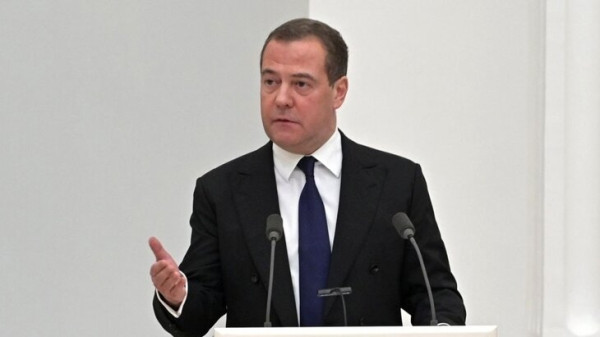 Медведев заявил, что РФ не приемлет западного воинского контингента на Украине Медведев заявил, что РФ не приемлет западного воинского контингента на Украине
