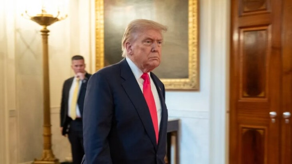 Министерство юстиции США не подтвердил сведения о связи Дональда Трампа с 13-летней девченкой Министерство юстиции США не подтвердил сведения о связи Дональда Трампа с 13-летней девченкой