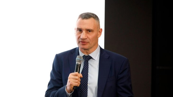 Кличко попросил Зеленского не следовать "повестке Владимира Путина" Кличко попросил Зеленского не следовать "повестке Владимира Путина"