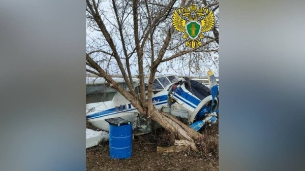 Пилоты самолета АН-2, совершившего жесткую посадку в Волгоградской области, не пострадали Пилоты самолета АН-2, совершившего жесткую посадку в Волгоградской области, не пострадали