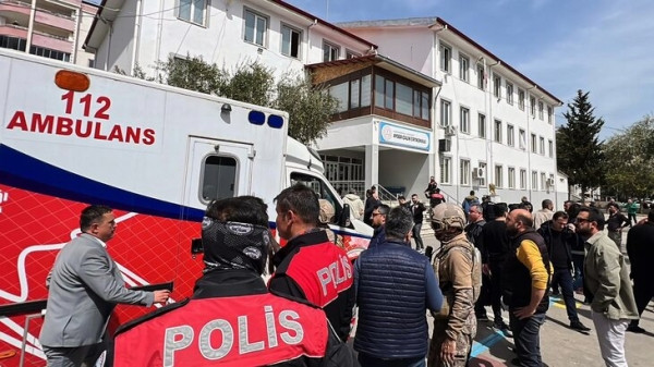 Число жертв стрельбы в школе на юго-востоке Турции возросло до 9 Число жертв стрельбы в школе на юго-востоке Турции возросло до 9