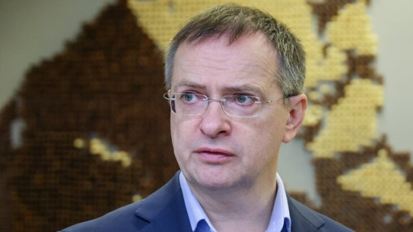 Мединский заявил, что впервые слышит о проверке книги "Вредные советы" Мединский заявил, что впервые слышит о проверке книги "Вредные советы"