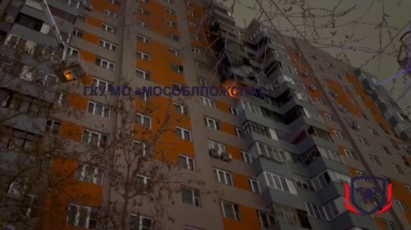 Пожар в жилом доме в подмосковных Мытищах потушен Пожар в жилом доме в подмосковных Мытищах потушен