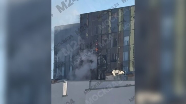 Шесть человек пострадали после удара БПЛА по жилому дому в Екатеринбурге Шесть человек пострадали после удара БПЛА по жилому дому в Екатеринбурге