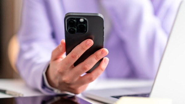 CNet: в камере iPhone есть скрытая функция, связанная с очисткой объектива CNet: в камере iPhone есть скрытая функция, связанная с очисткой объектива