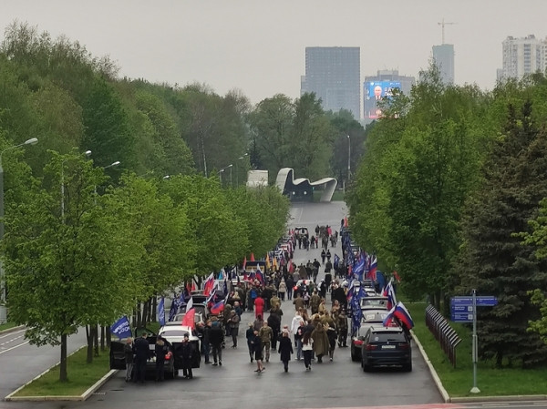 В Москве состоялся юбилейный автопробег в честь Дня Победы В Москве состоялся юбилейный автопробег в честь Дня Победы