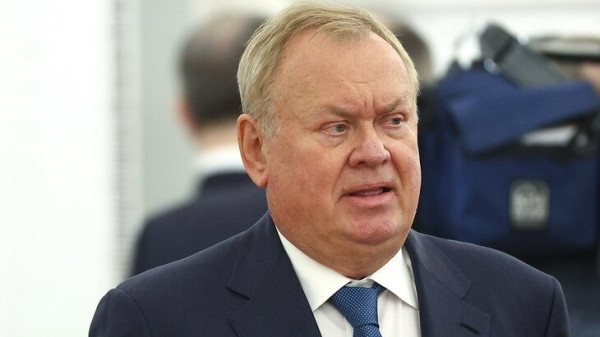 Глава ВТБ Костин вспомнил анекдот о деде, говоря об экономике РФ под санкциями Глава ВТБ Костин вспомнил анекдот о деде, говоря об экономике РФ под санкциями
