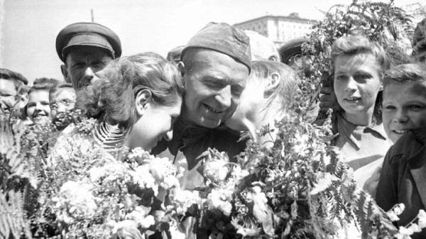 ИИ оживил фотографии времен Великой Отечественной войны ИИ оживил фотографии времен Великой Отечественной войны