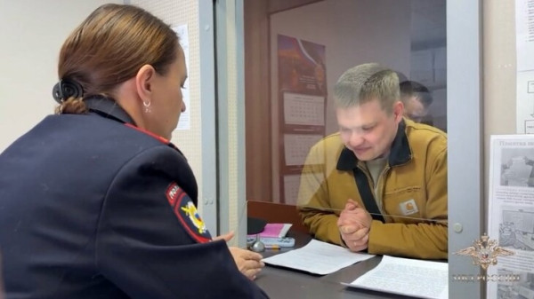 Полиция урегулировала вопрос продления пребывания в РФ блогера Черкашина Полиция урегулировала вопрос продления пребывания в РФ блогера Черкашина
